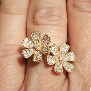 Avon Sterling Silver CZ Flower Ring